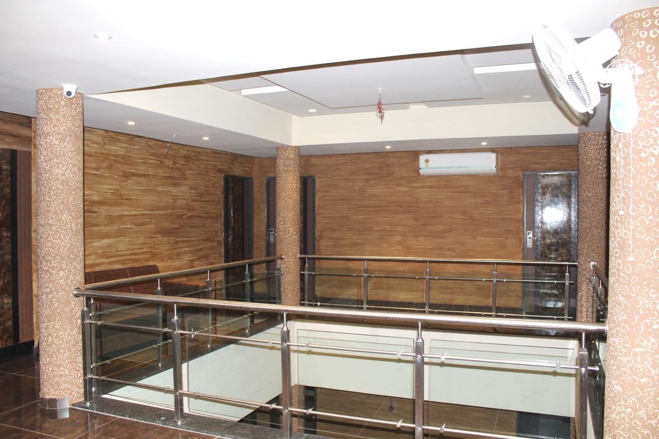 Dev Motel And Banquet Nadiad Exterior photo