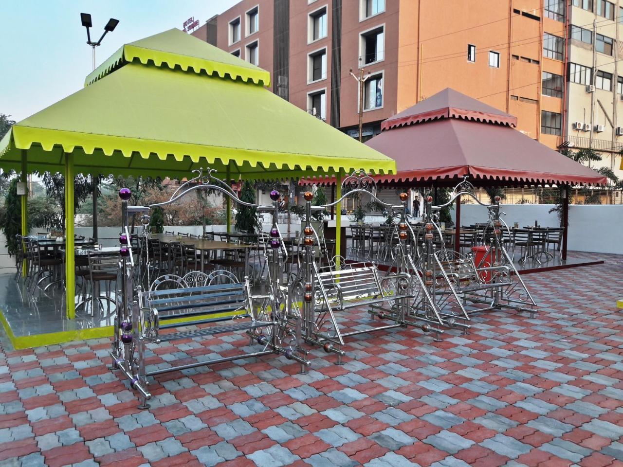 Dev Motel And Banquet Nadiad Exterior photo