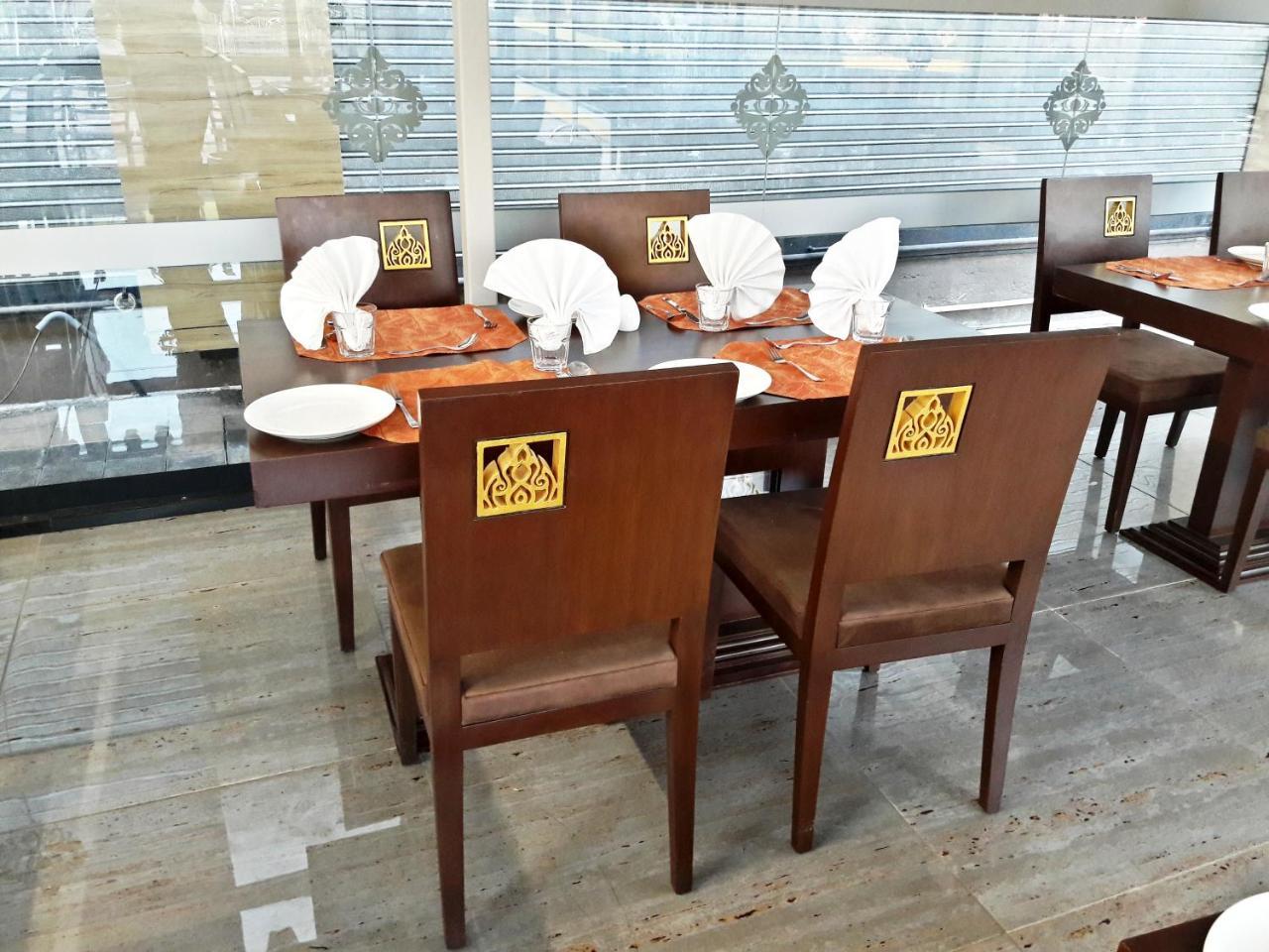 Dev Motel And Banquet Nadiad Exterior photo